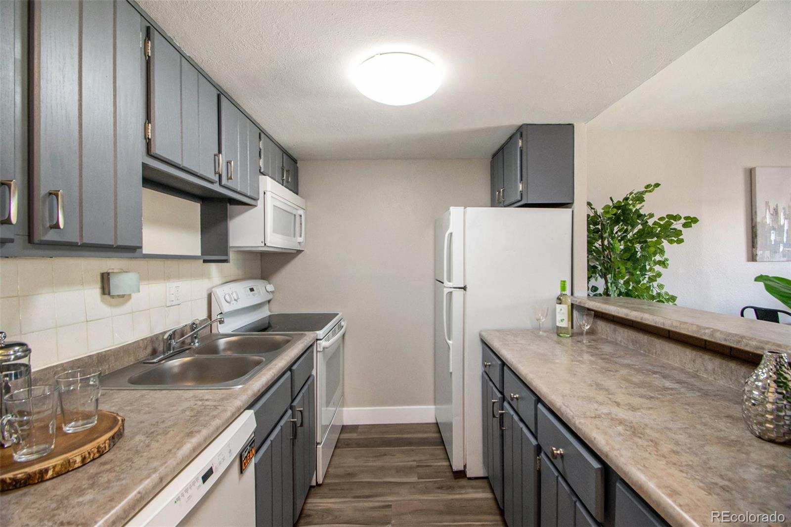 MLS Image #2 for 1008 n corona street 508,denver, Colorado