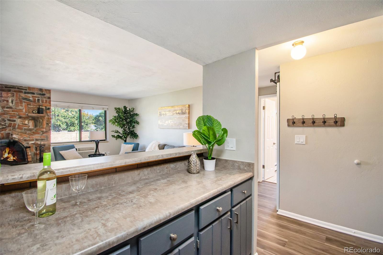 MLS Image #4 for 1008 n corona street 508,denver, Colorado