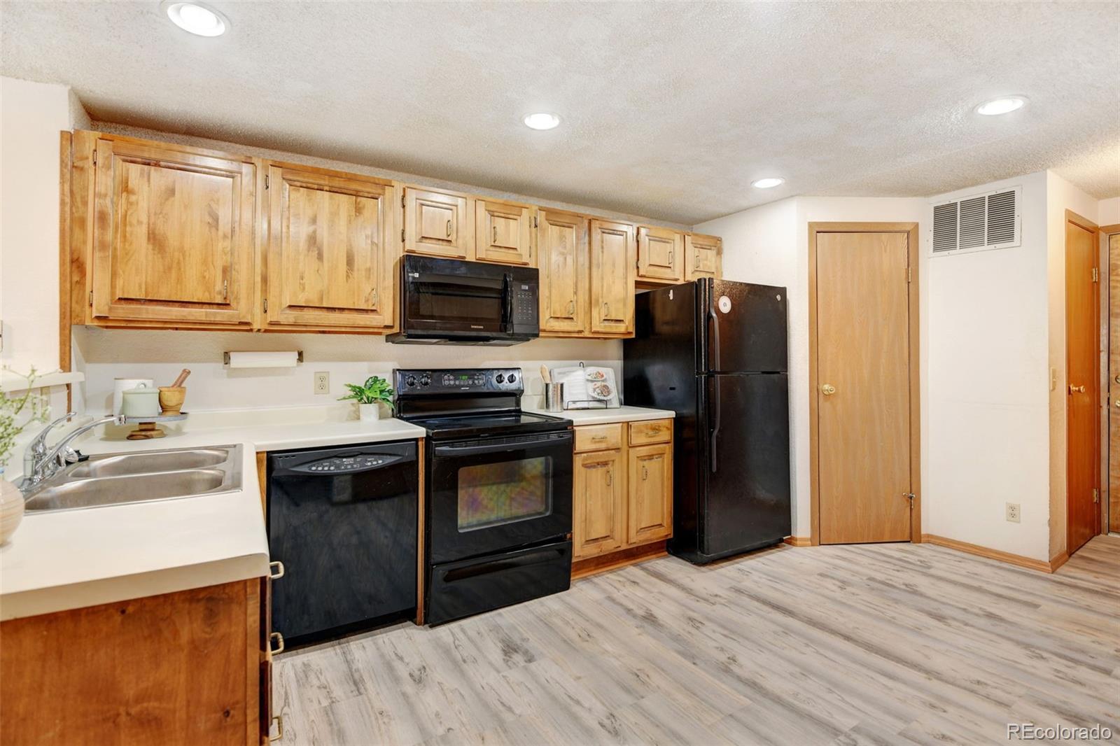 MLS Image #9 for 11575 w 70th place f,arvada, Colorado