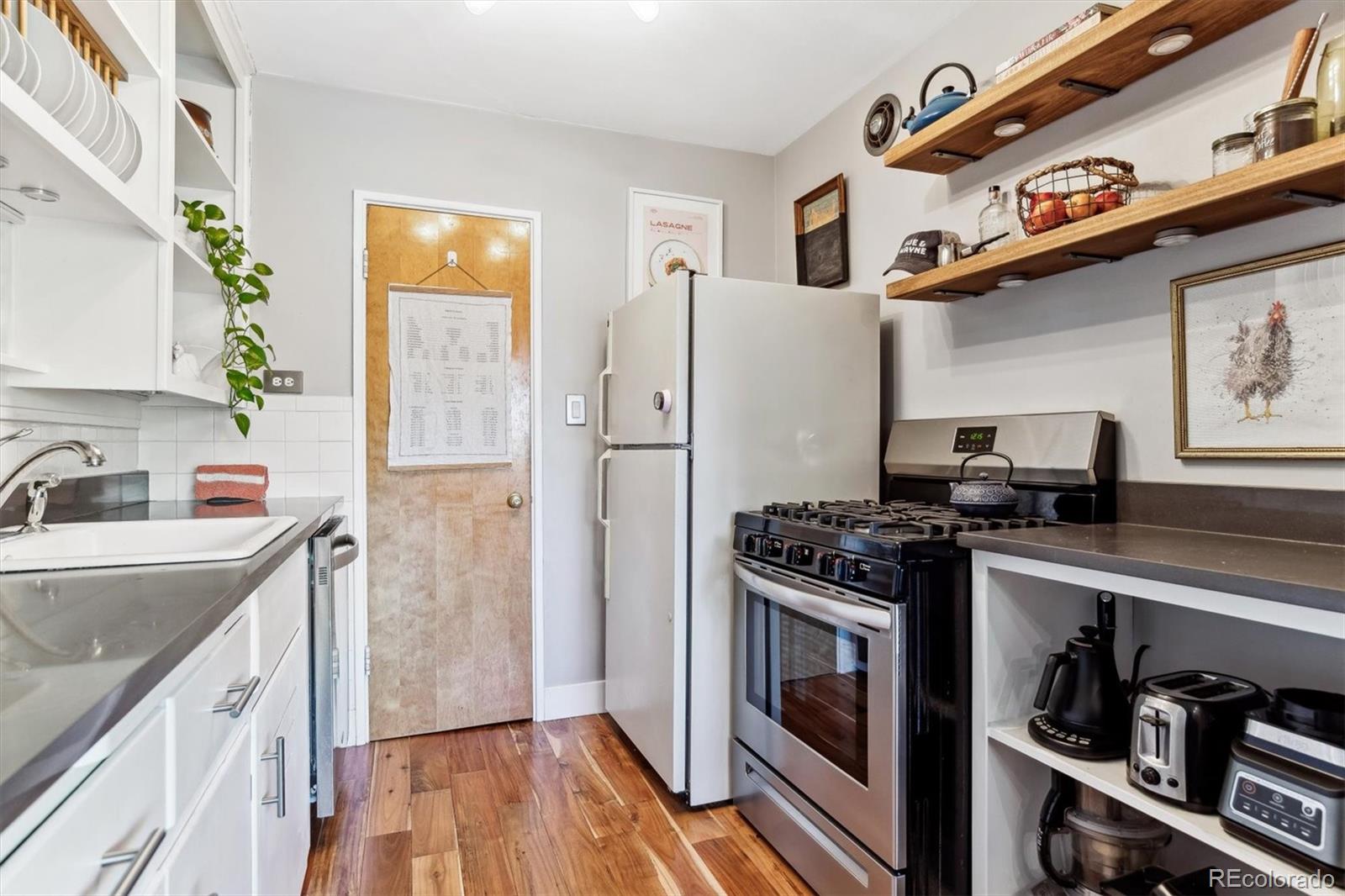 MLS Image #19 for 1175 n emerson street 207,denver, Colorado