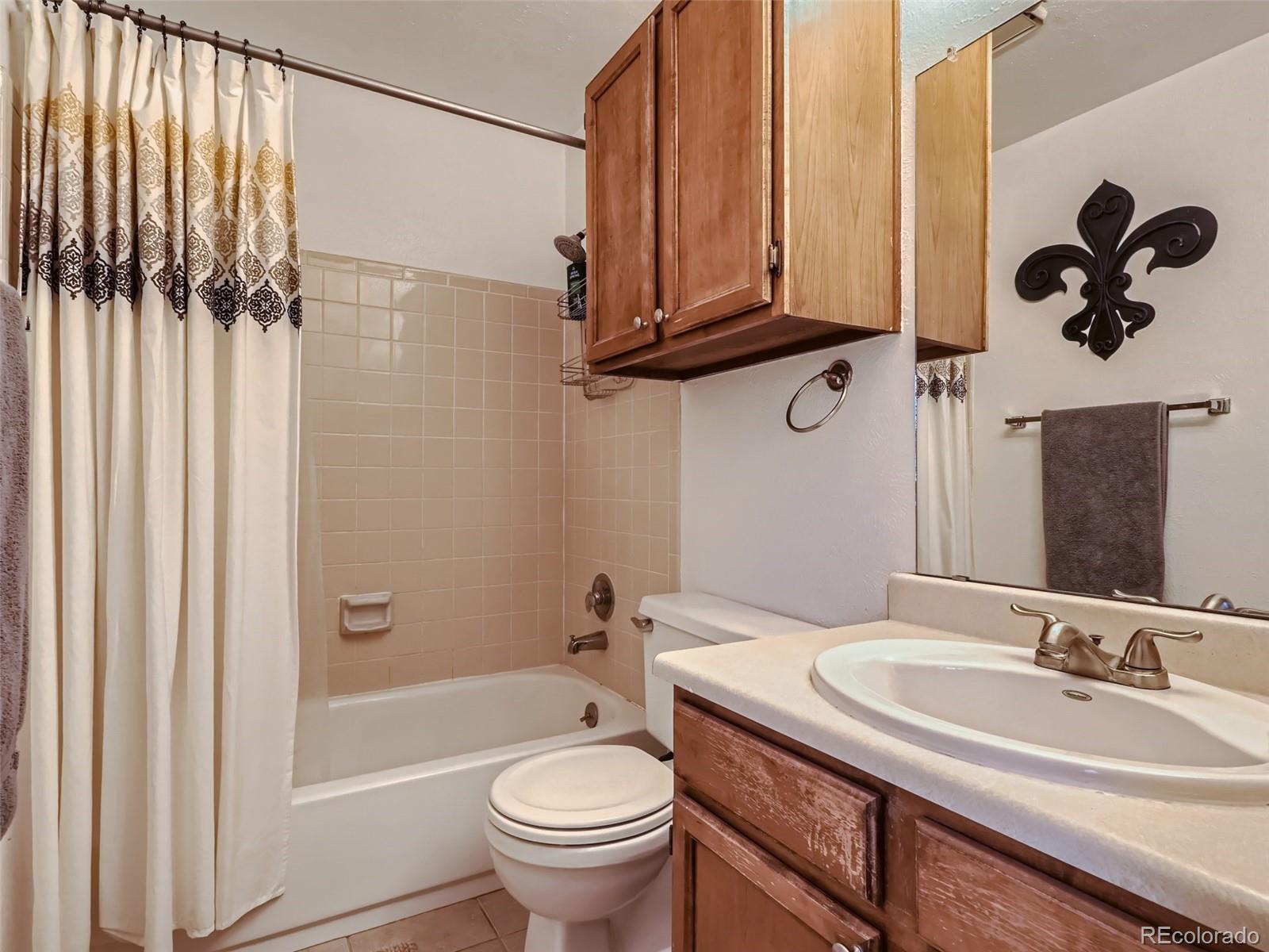 MLS Image #8 for 4860 e kentucky avenue b,denver, Colorado