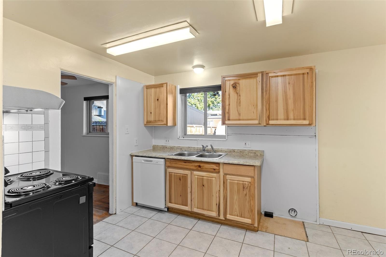 MLS Image #6 for 2184  king street,denver, Colorado