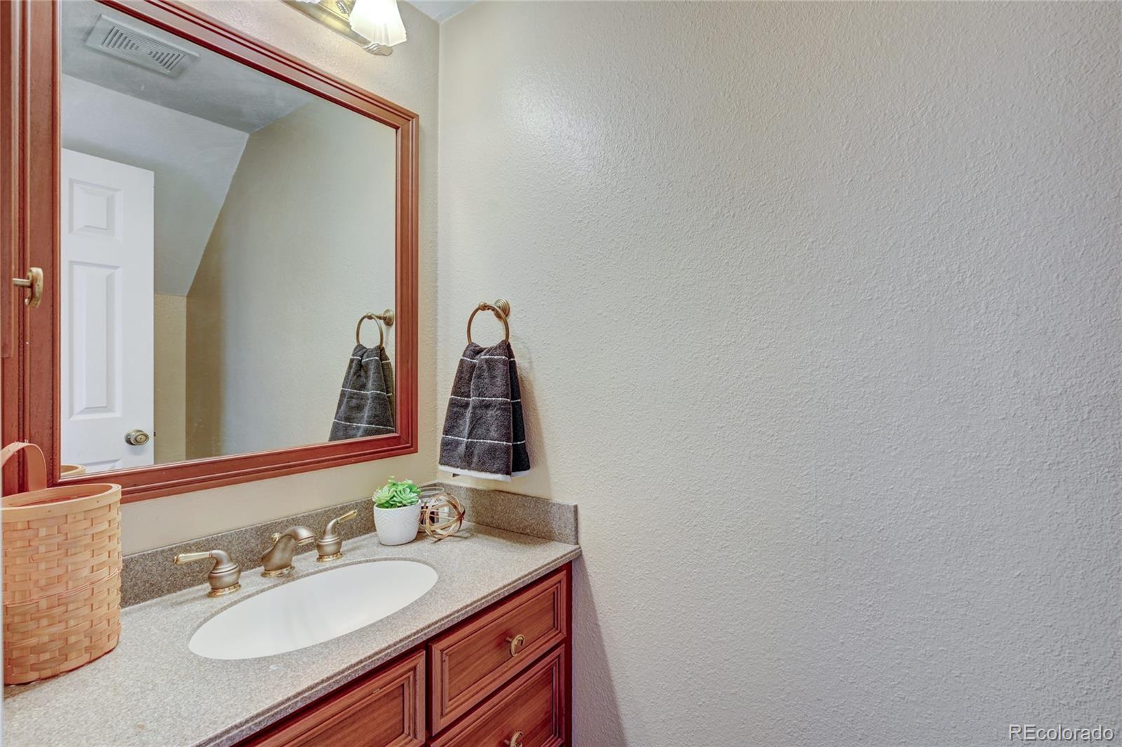 MLS Image #10 for 12890 e kansas place,aurora, Colorado