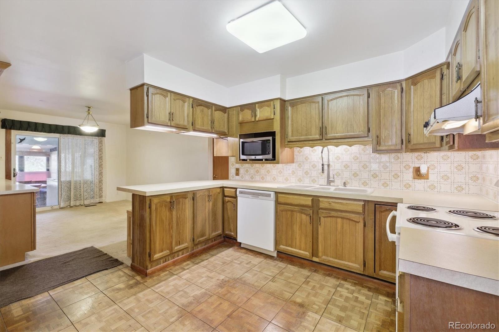 MLS Image #6 for 9045 w 2nd avenue,lakewood, Colorado