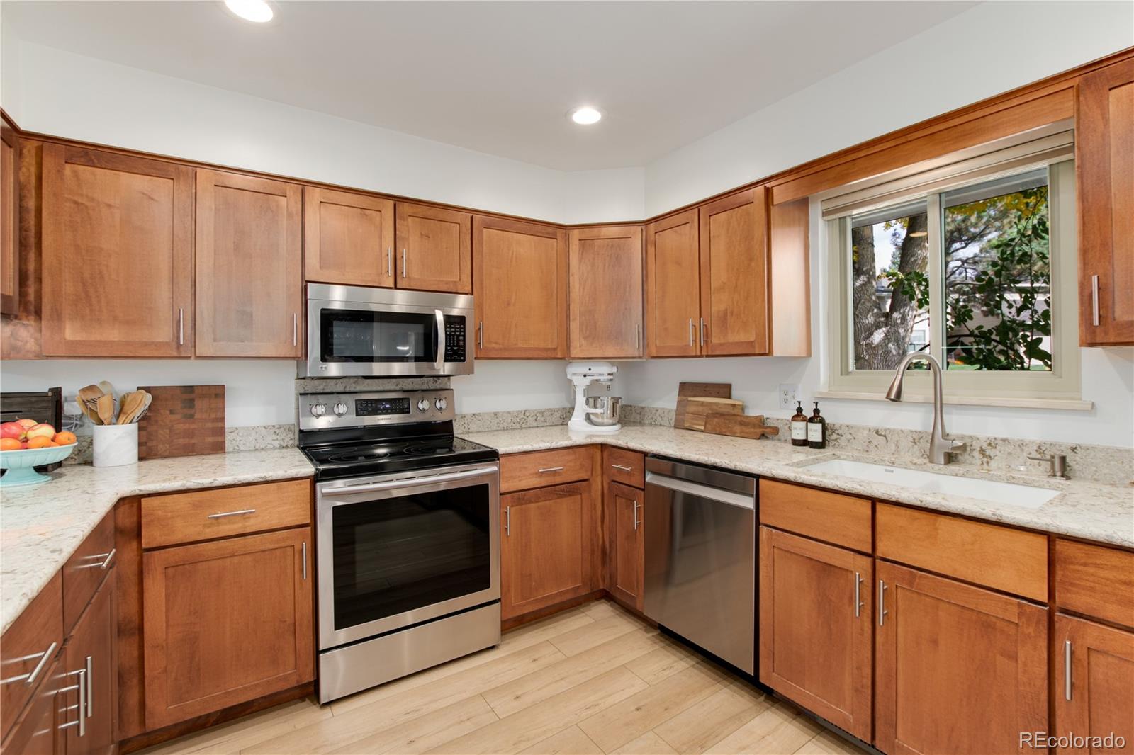 MLS Image #10 for 6464 s sycamore street,littleton, Colorado