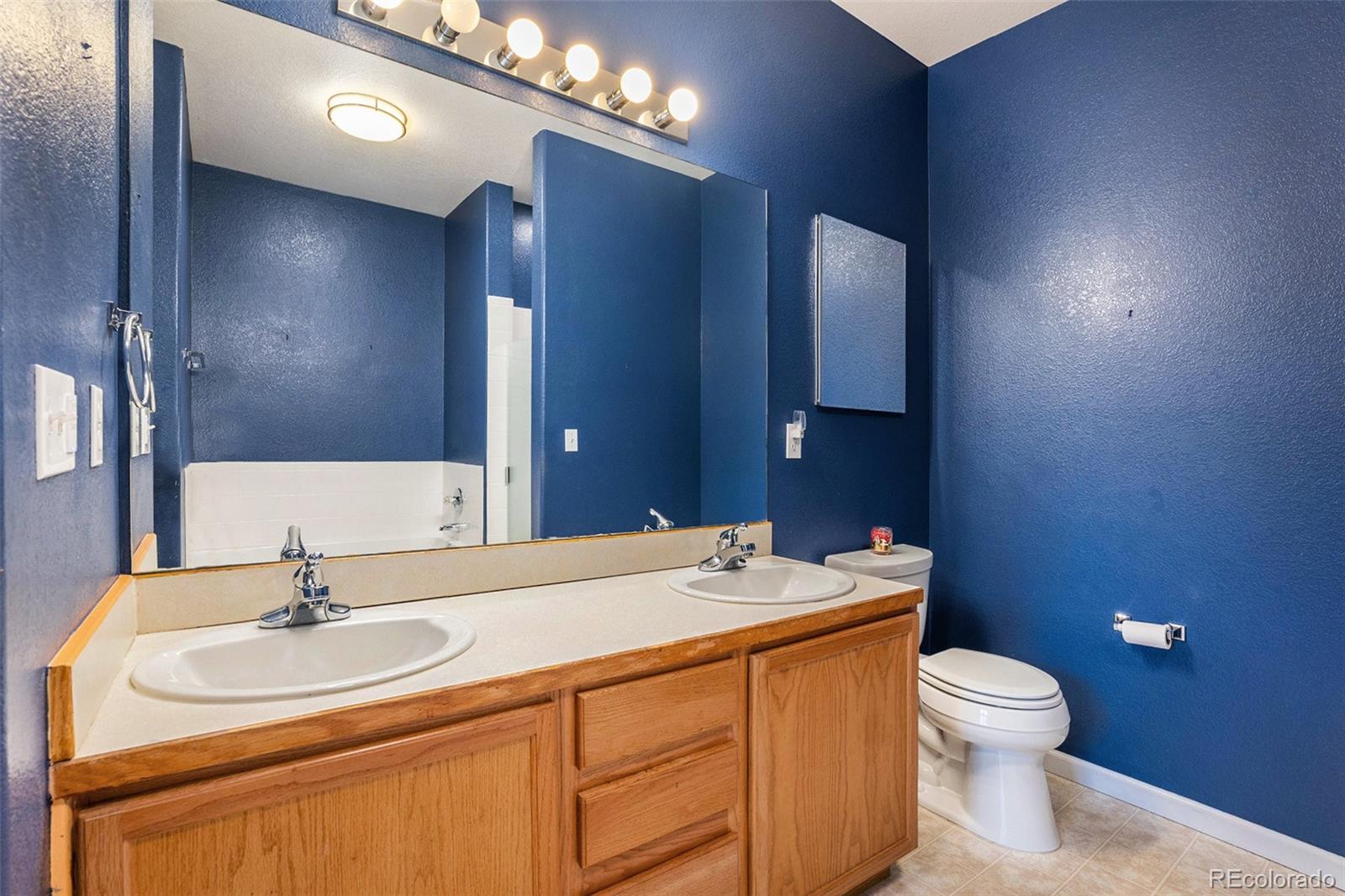 MLS Image #15 for 15555 e 40th avenue,denver, Colorado