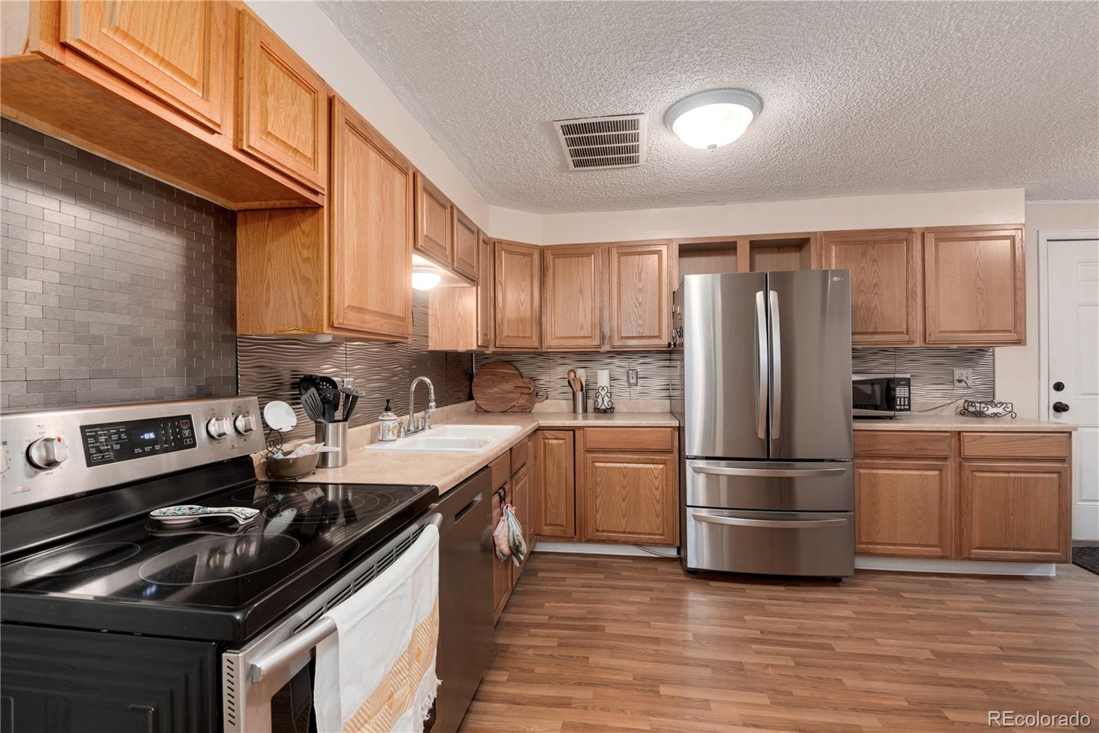 MLS Image #6 for 128 e 12th street,loveland, Colorado