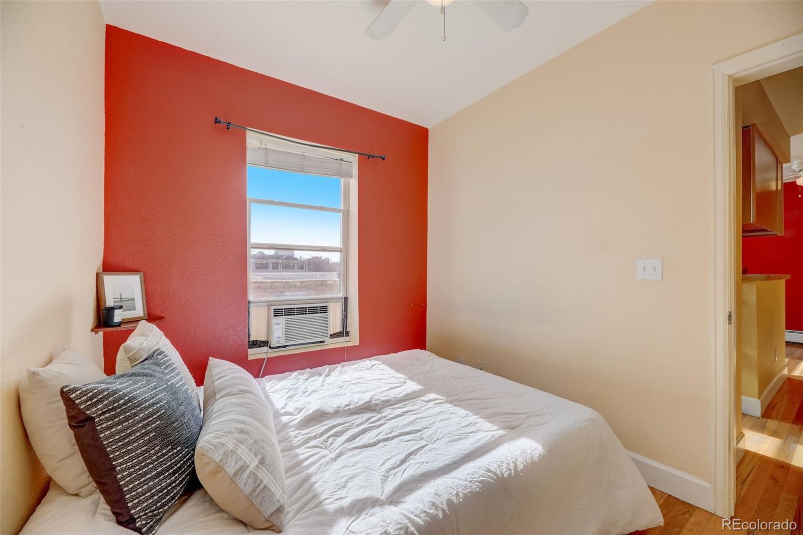 MLS Image #13 for 1629  clarkson street 33,denver, Colorado