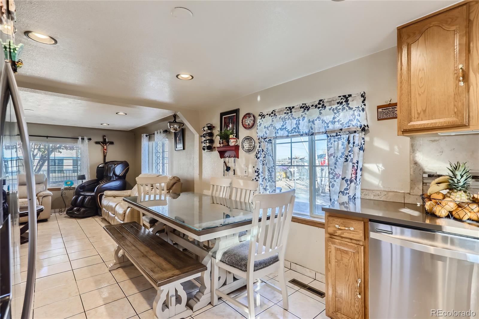 MLS Image #13 for 440 e 62nd avenue,denver, Colorado