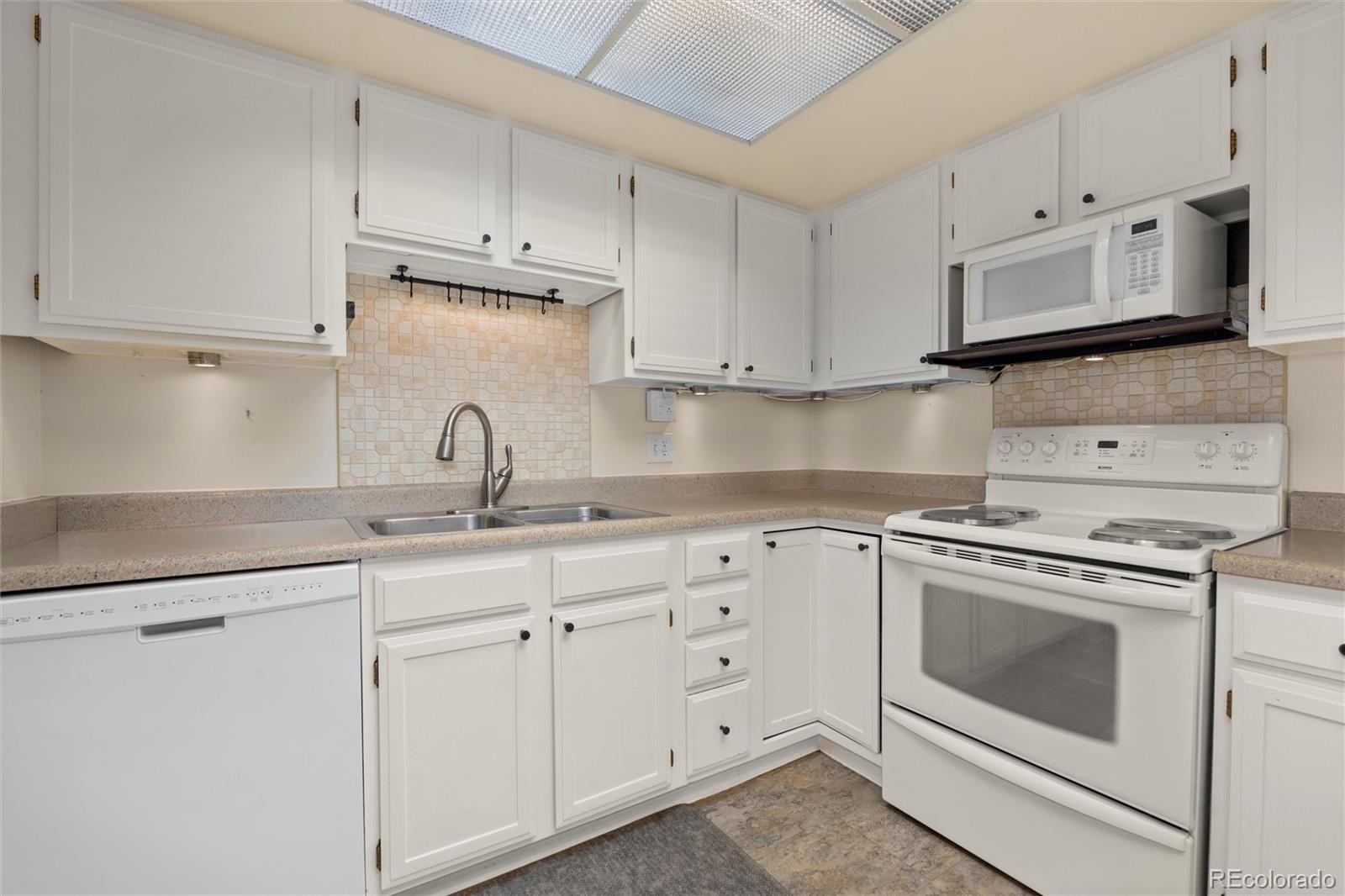 MLS Image #3 for 13902 e marina drive 111,aurora, Colorado