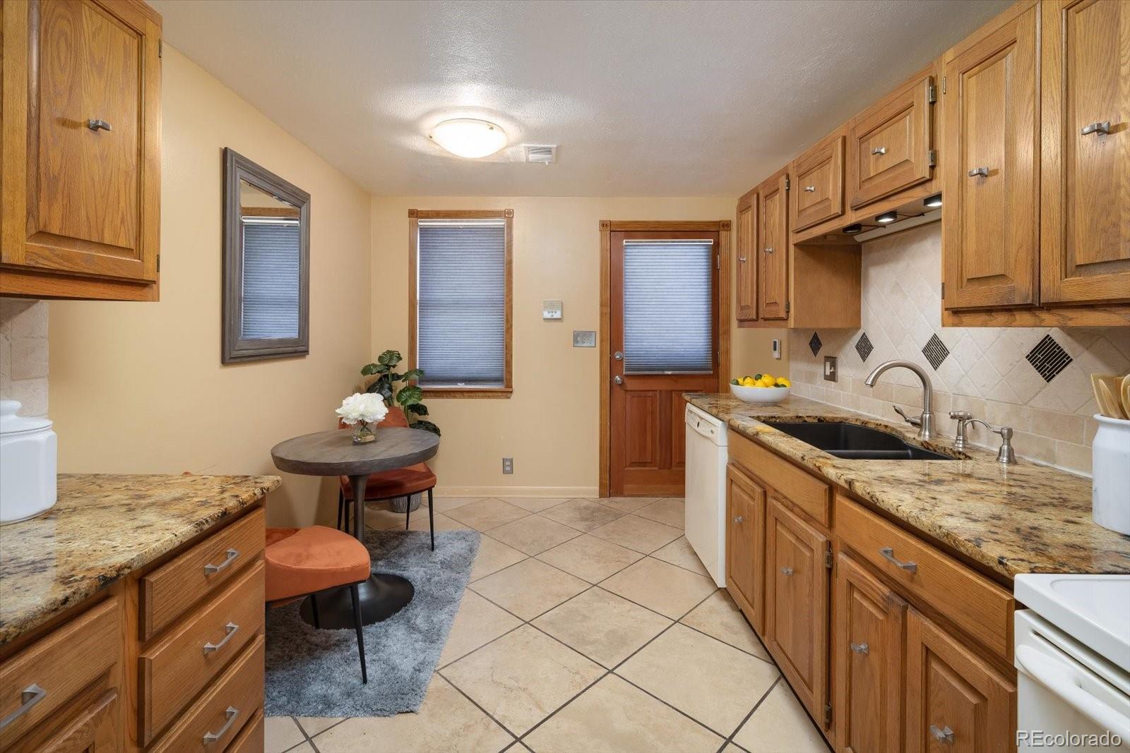 MLS Image #10 for 1310 n corona street 7,denver, Colorado