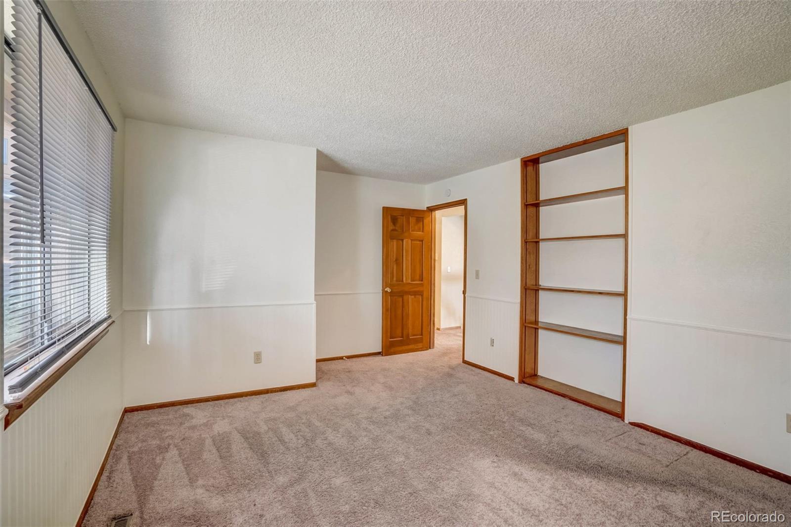 MLS Image #21 for 153 s dearborn circle,aurora, Colorado