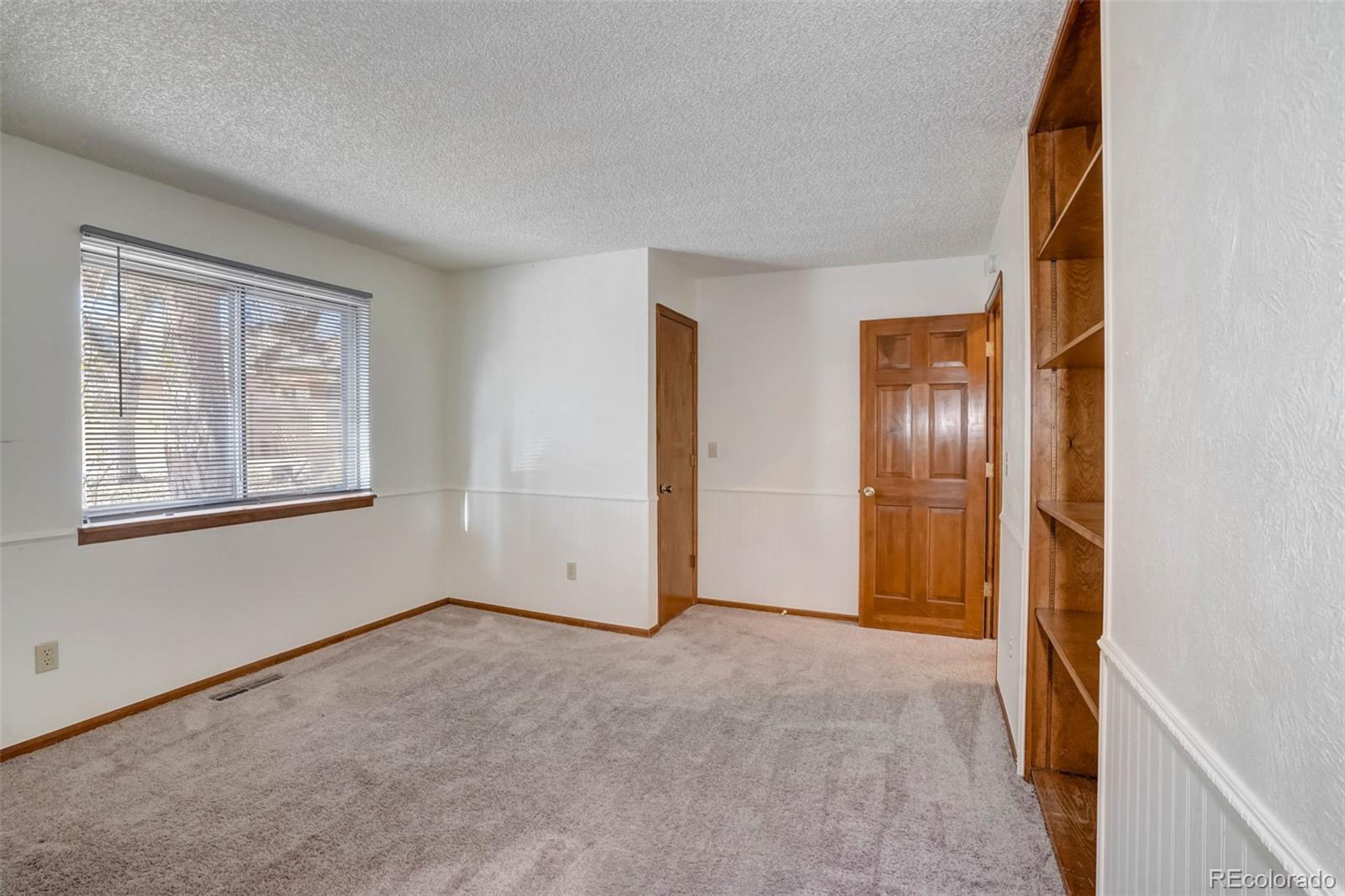 MLS Image #22 for 153 s dearborn circle,aurora, Colorado