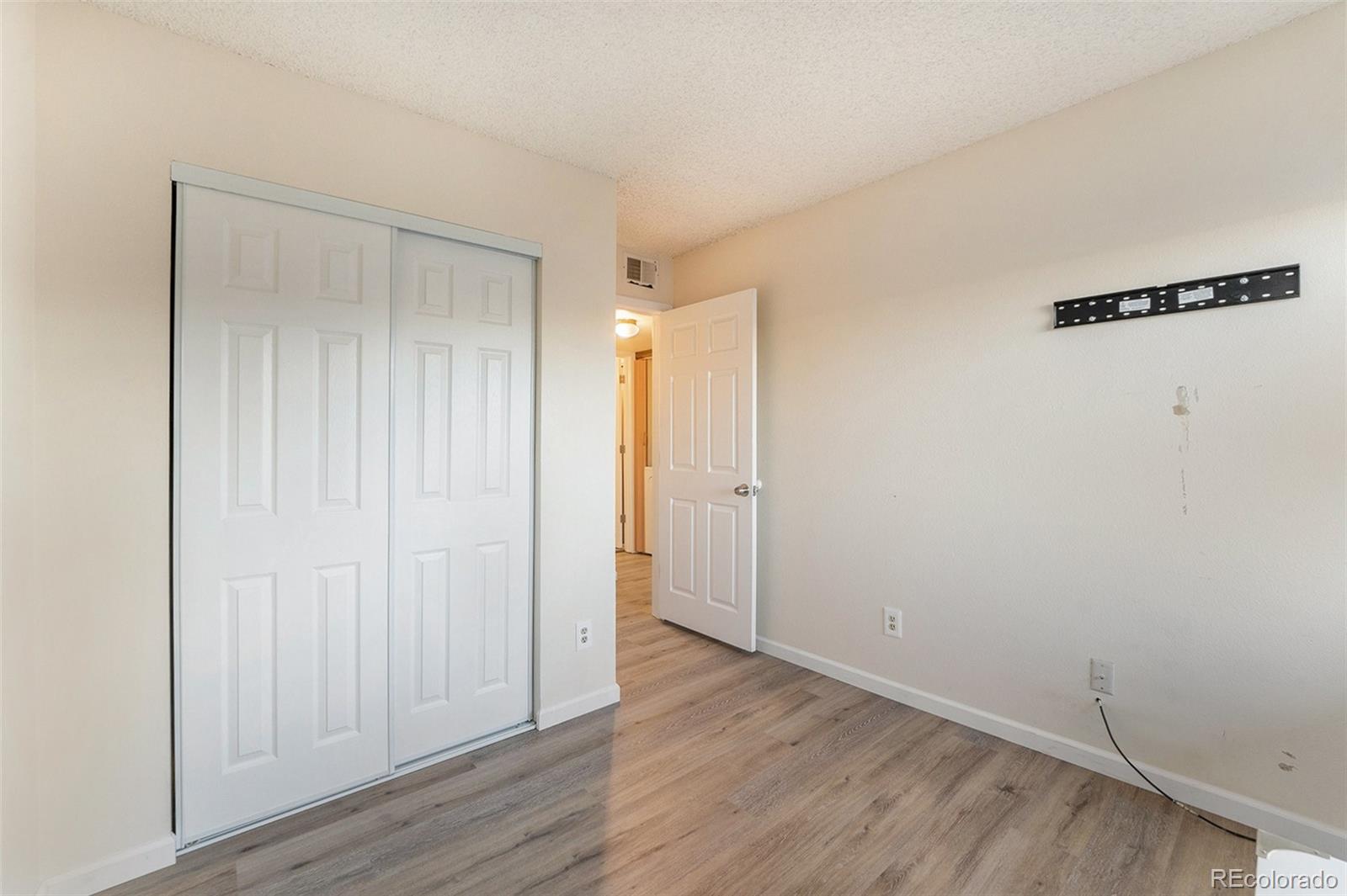 MLS Image #14 for 4661 s decatur street,englewood, Colorado