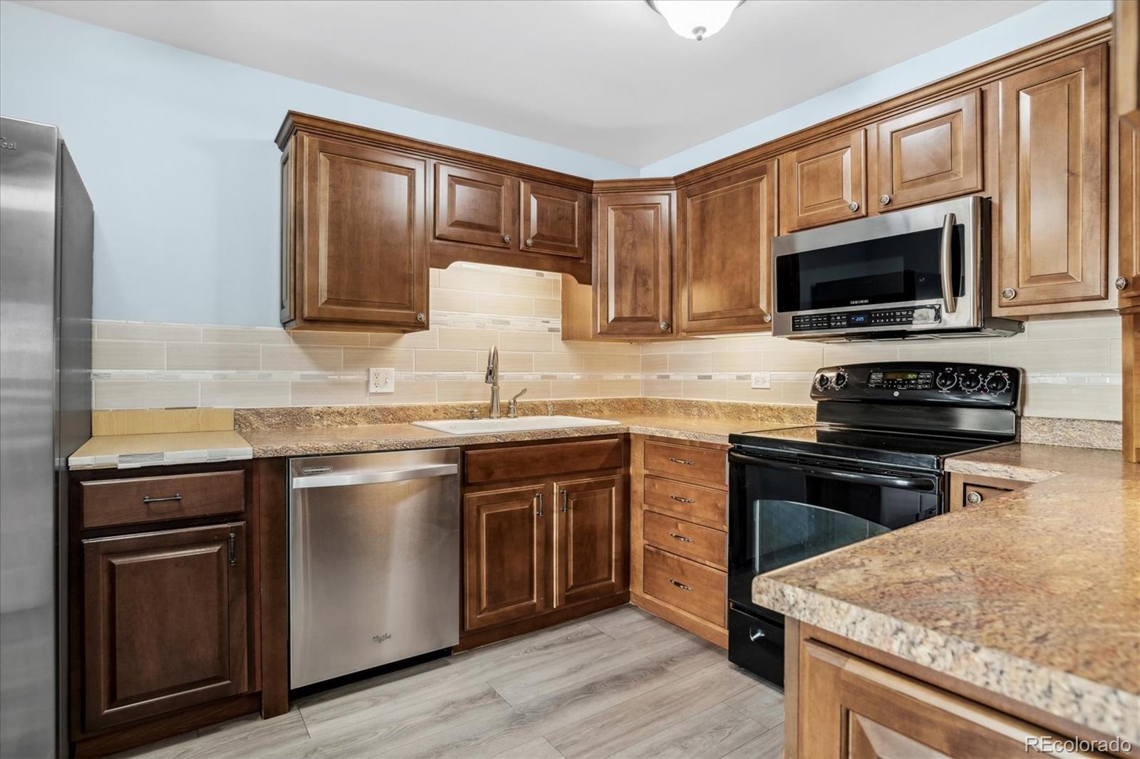 MLS Image #5 for 350 s clinton street 12b,denver, Colorado