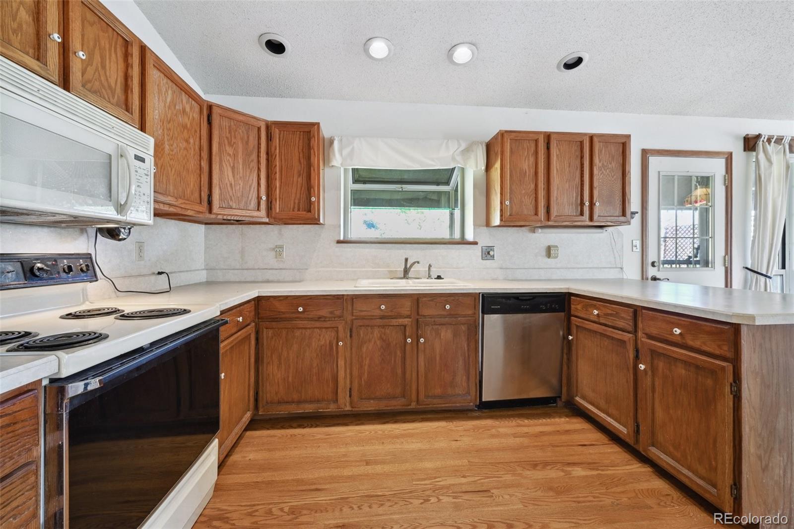 MLS Image #4 for 2340 s garland court,lakewood, Colorado