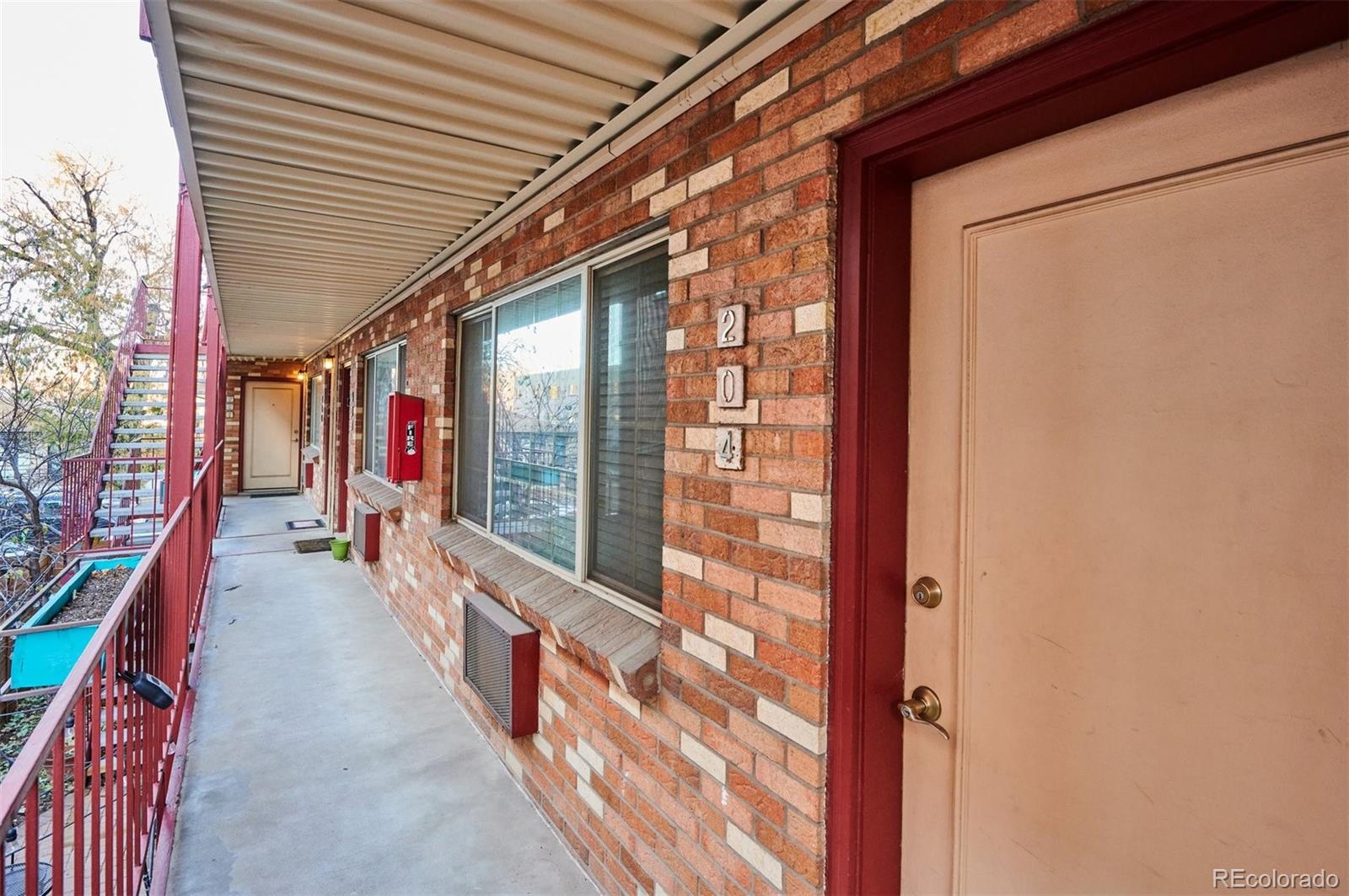 MLS Image #10 for 36 n emerson street 204,denver, Colorado