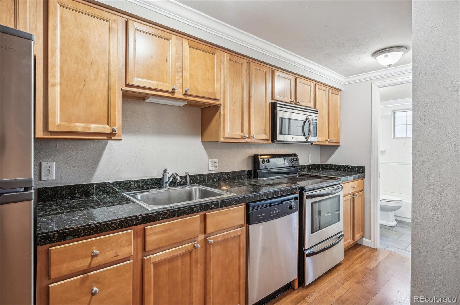 MLS Image #4 for 36 n emerson street 204,denver, Colorado