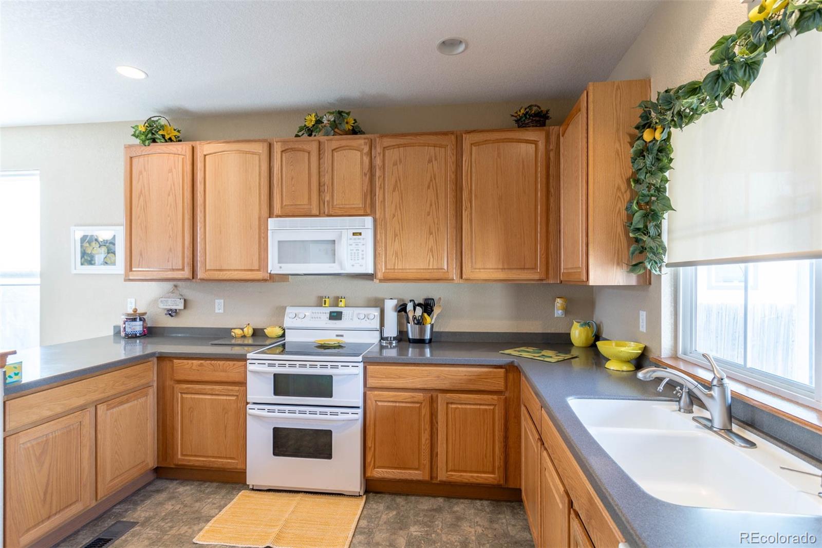 MLS Image #8 for 608  hayloft way,brighton, Colorado