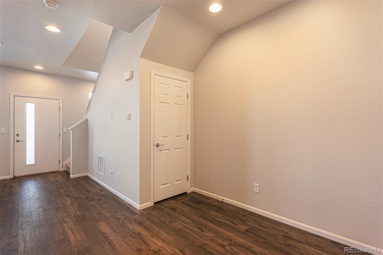 MLS Image #5 for 6563 n danube way 3,denver, Colorado