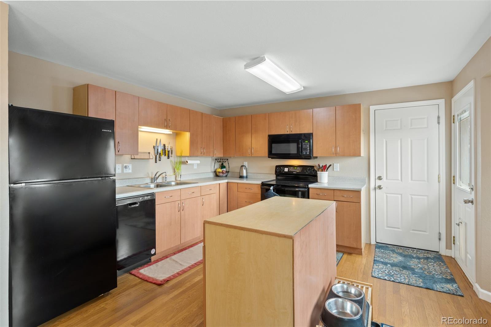 MLS Image #9 for 1873 s chester circle,denver, Colorado