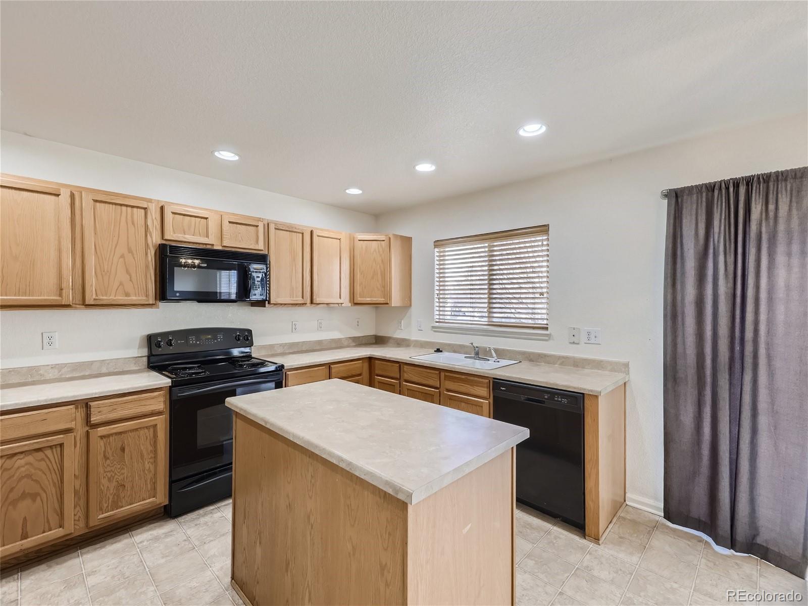 MLS Image #9 for 15843 e 98th place,commerce city, Colorado