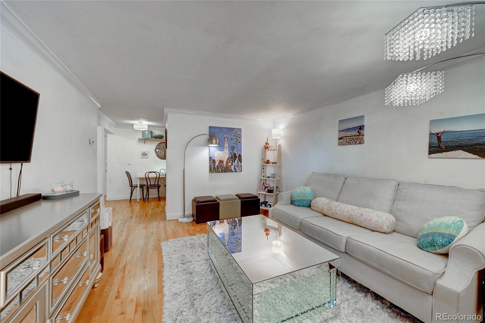 MLS Image #10 for 1390 n emerson street,denver, Colorado