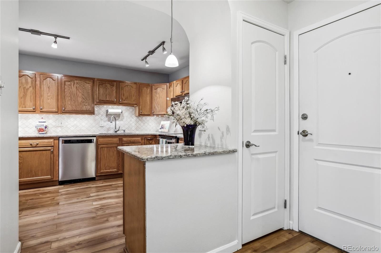 MLS Image #4 for 690 s alton way,denver, Colorado