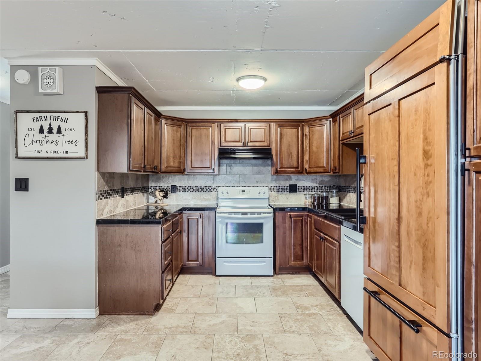 MLS Image #4 for 6930 e girard avenue,denver, Colorado