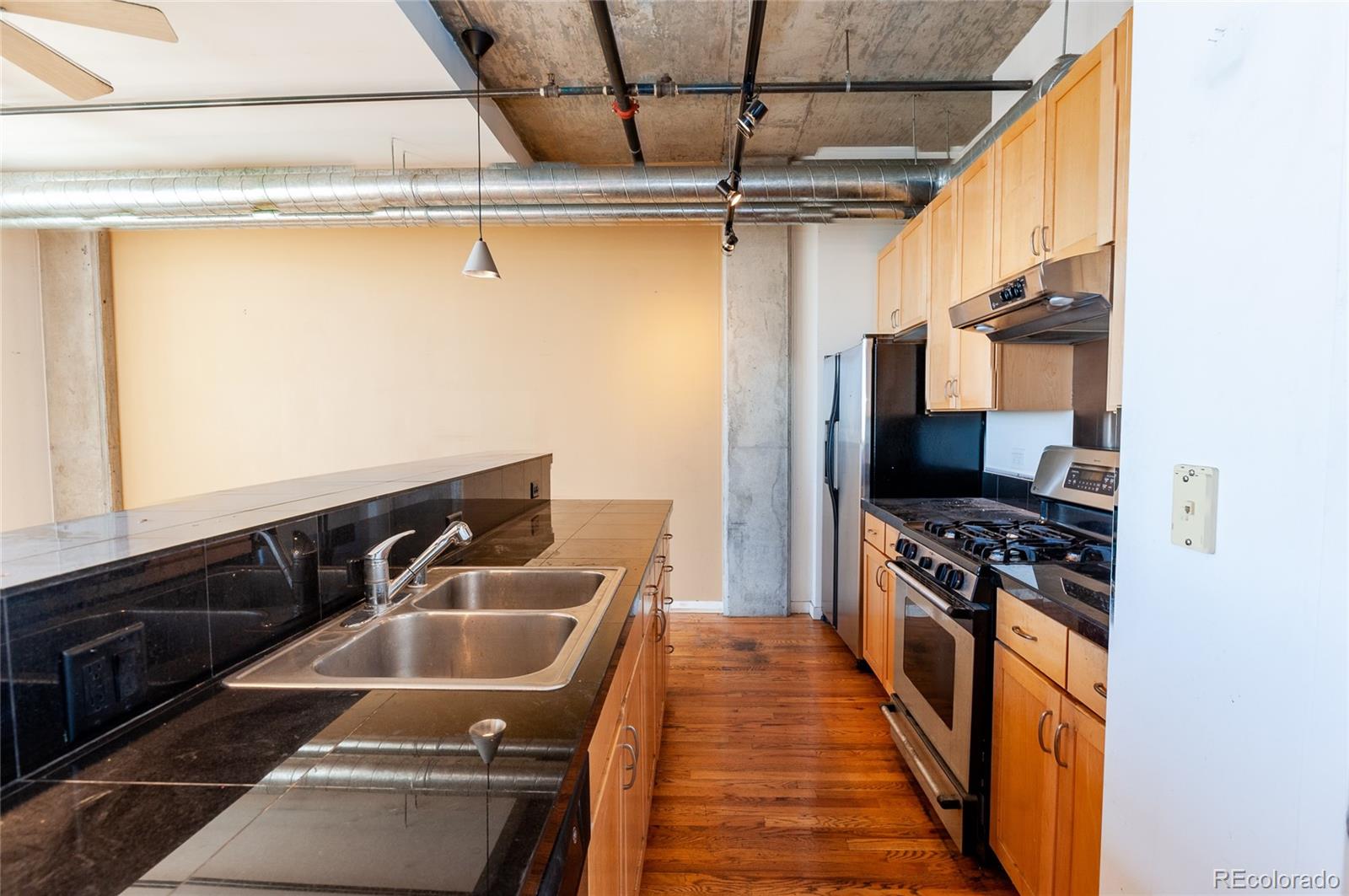 MLS Image #6 for 3201  shoshone street 302,denver, Colorado