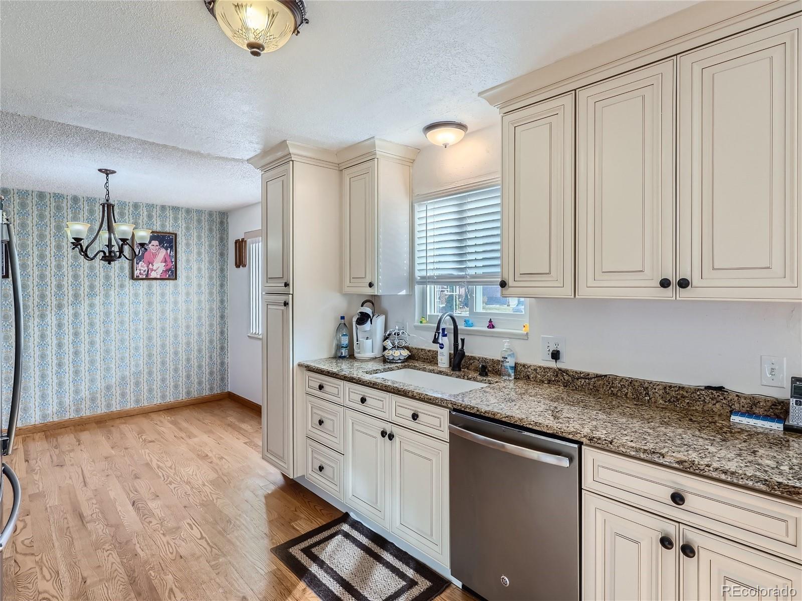 MLS Image #8 for 8908 w maplewood drive,littleton, Colorado