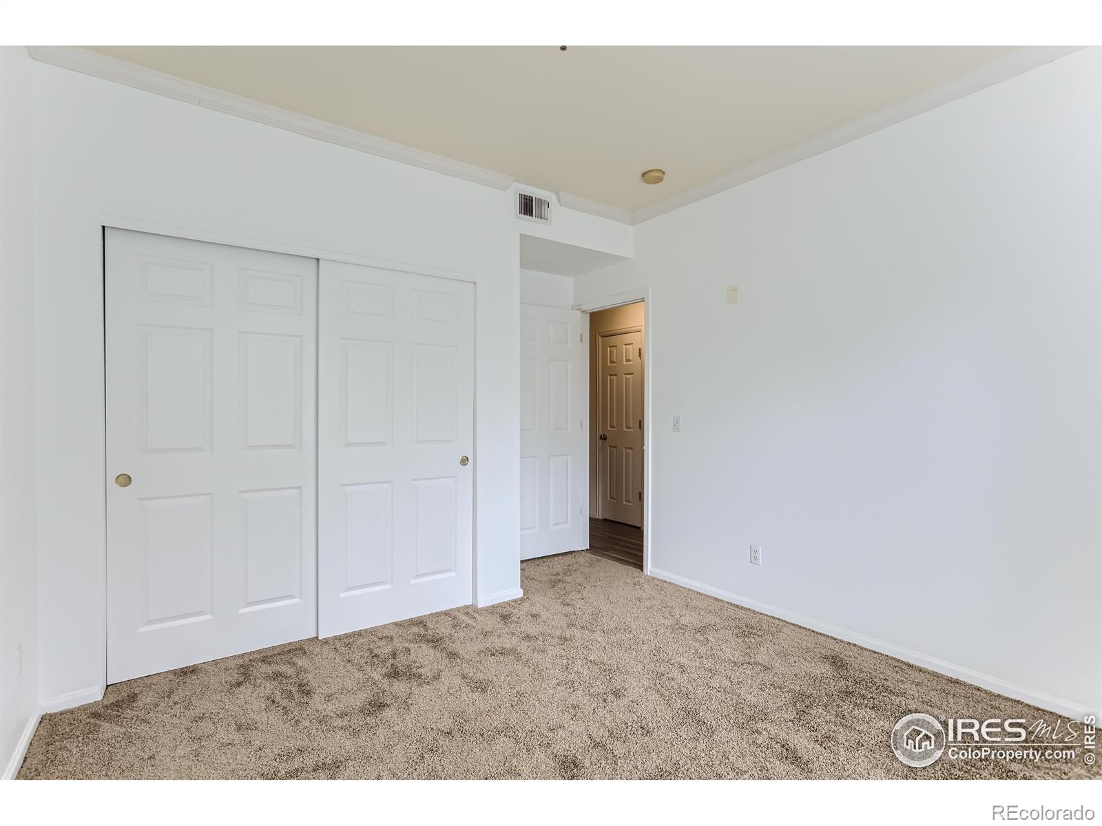 MLS Image #18 for 2575 s syracuse way 103,denver, Colorado