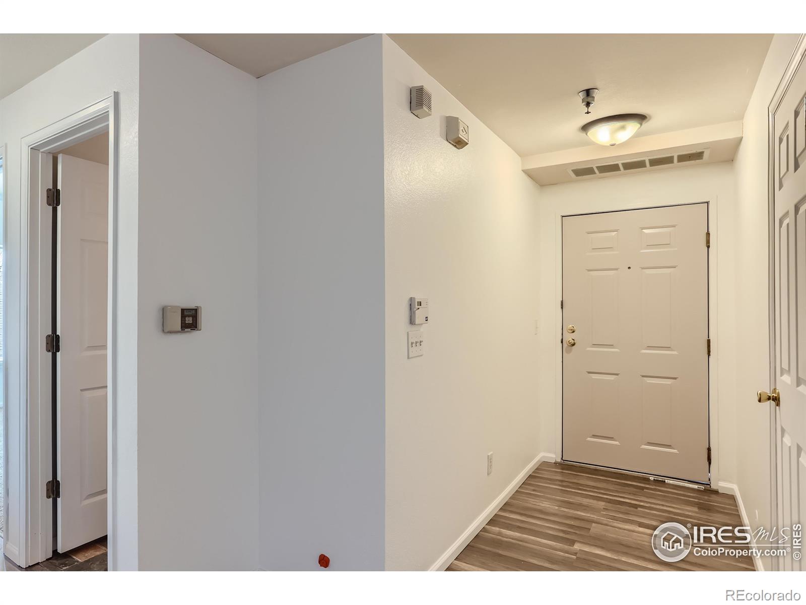 MLS Image #21 for 2575 s syracuse way 103,denver, Colorado