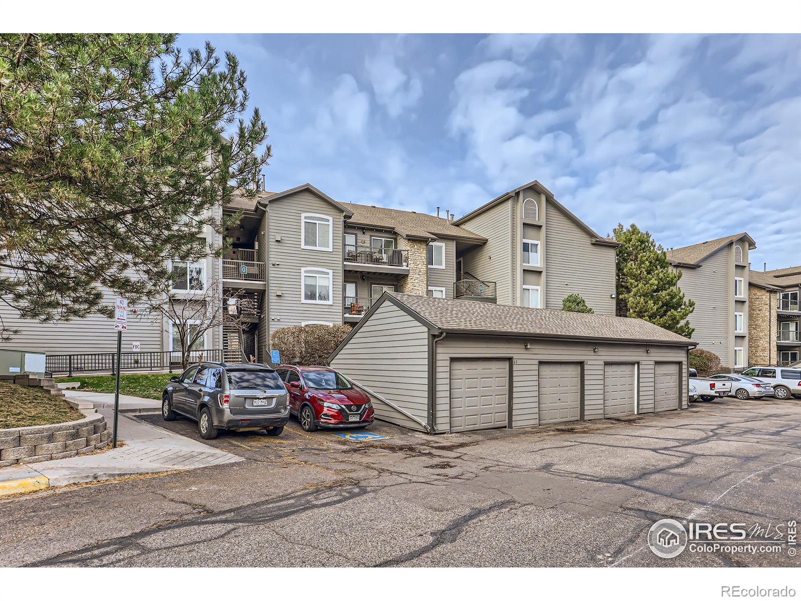 MLS Image #25 for 2575 s syracuse way 103,denver, Colorado