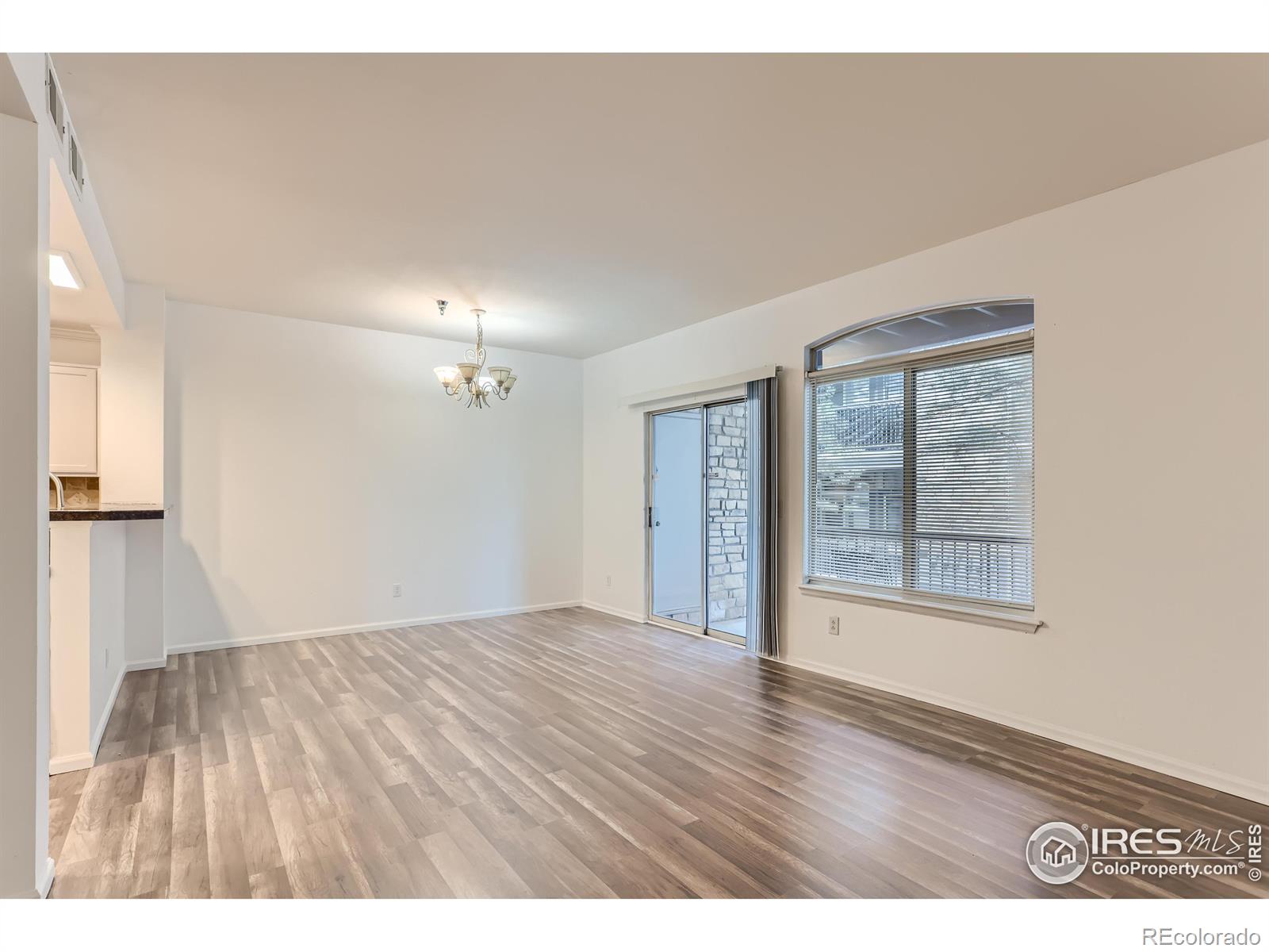 MLS Image #7 for 2575 s syracuse way 103,denver, Colorado