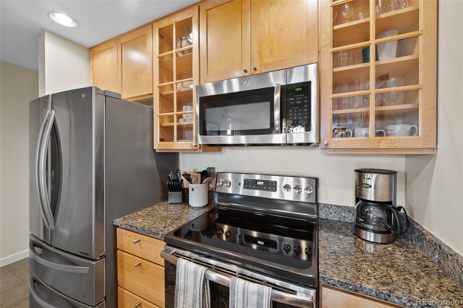 MLS Image #9 for 275 s harrison street 313,denver, Colorado