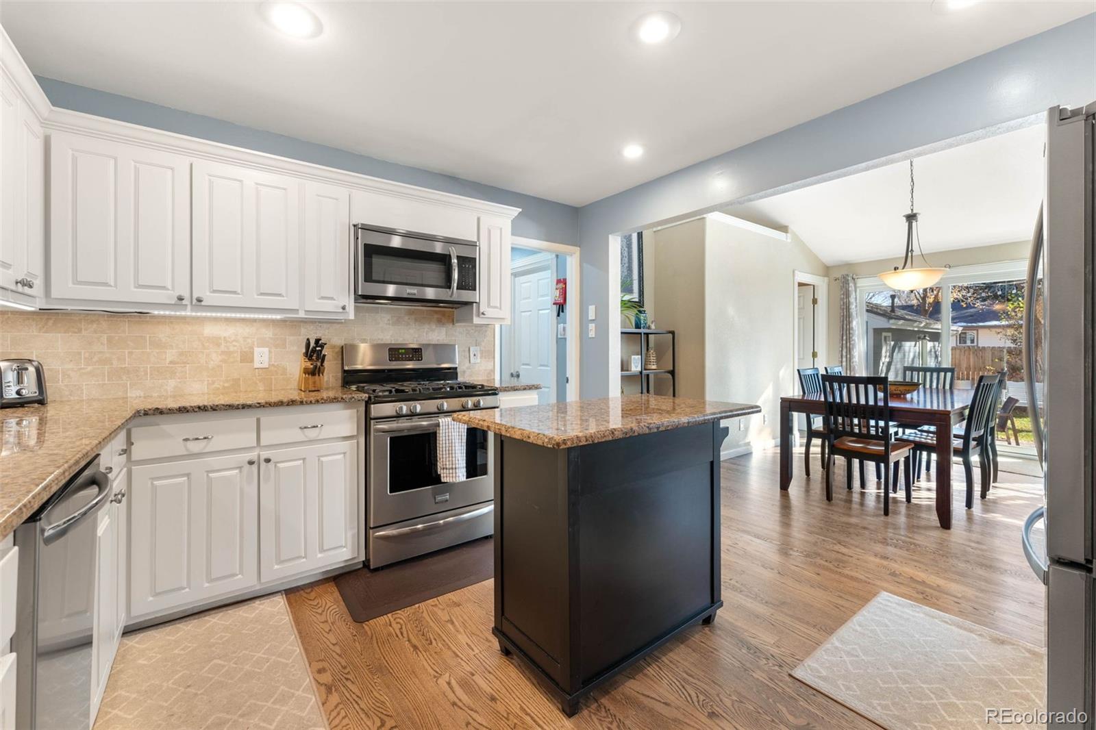 MLS Image #15 for 2516 s clermont street,denver, Colorado