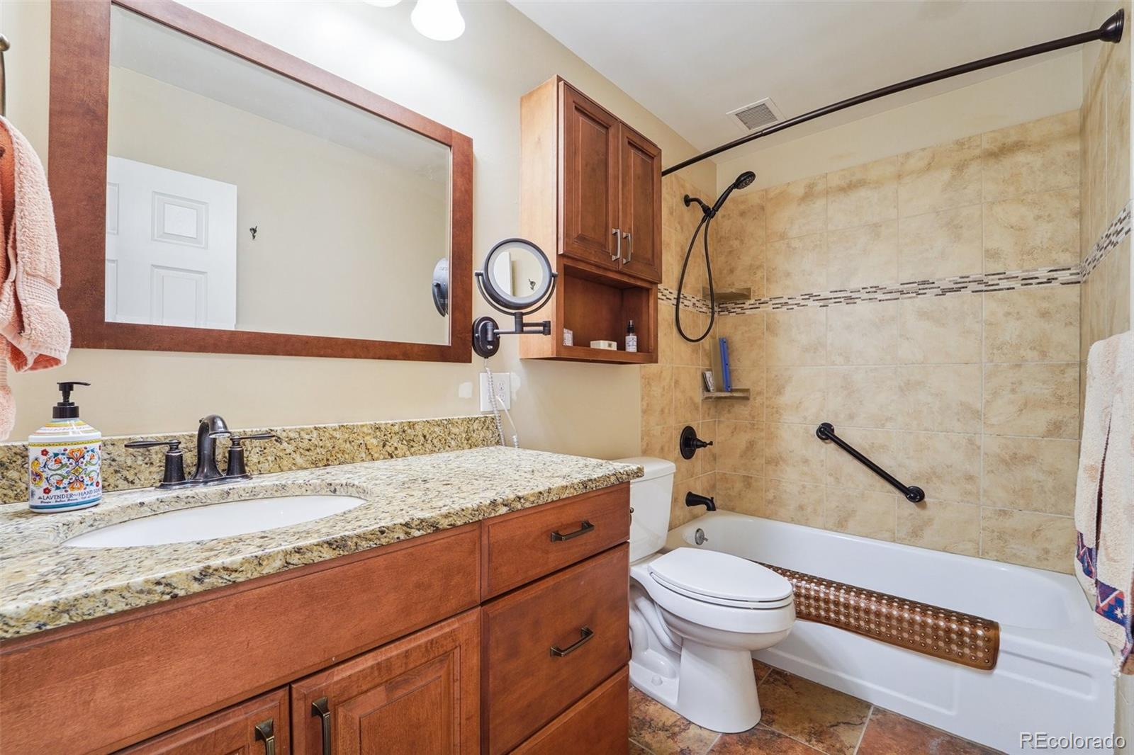 MLS Image #17 for 595 s alton way,denver, Colorado