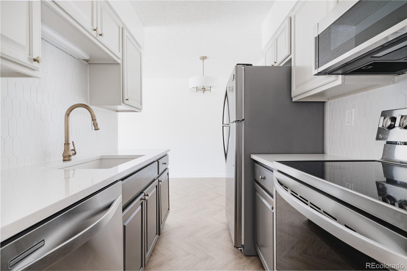 MLS Image #0 for 100 e highline circle 106,centennial, Colorado