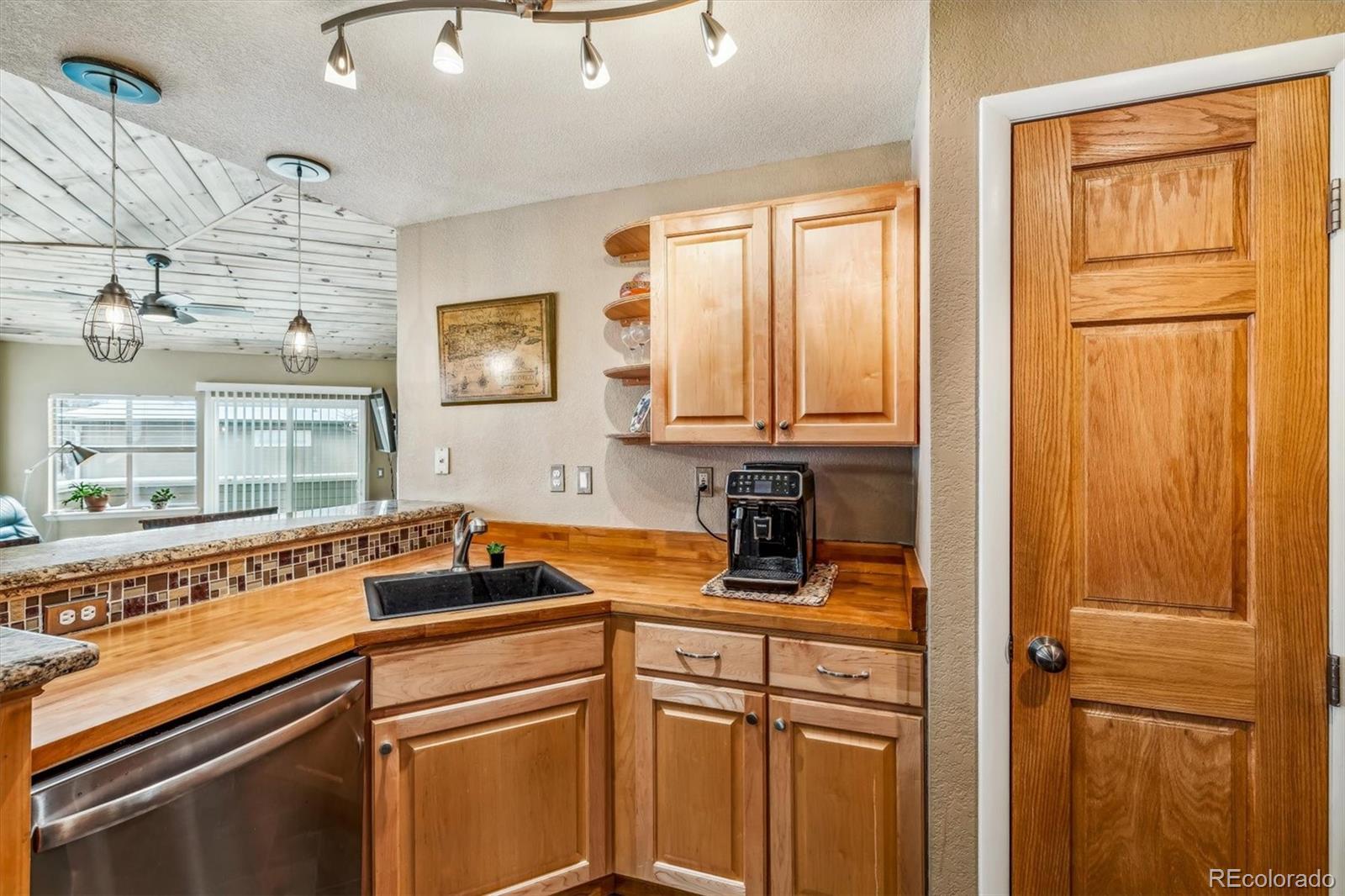 MLS Image #4 for 6001 s yosemite street,greenwood village, Colorado