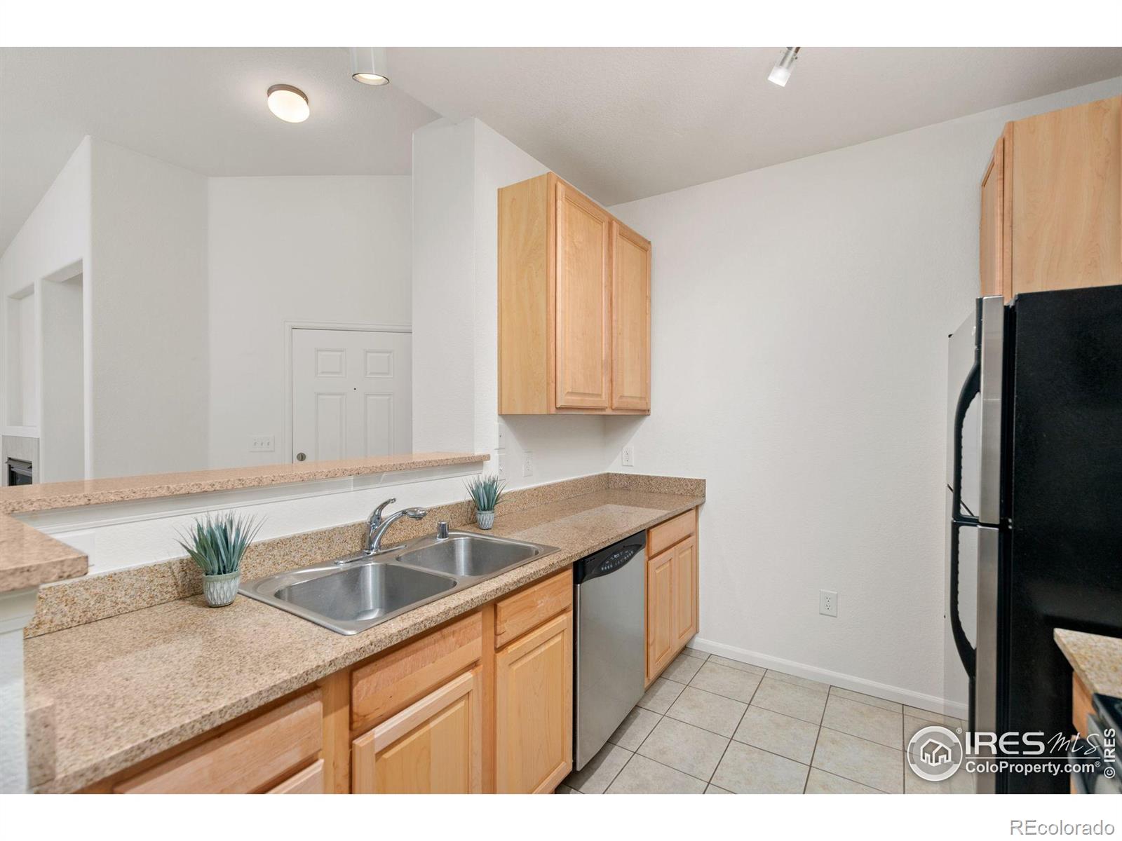 MLS Image #5 for 3045  blue sky circle 306,erie, Colorado