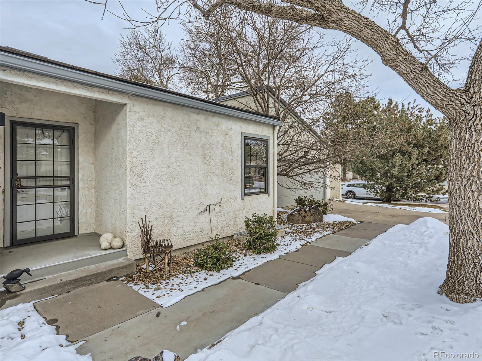 MLS Image #2 for 1621 s syracuse street,denver, Colorado