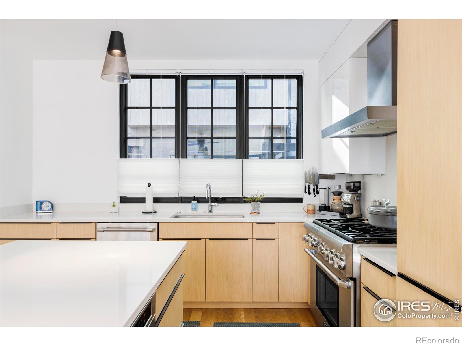 MLS Image #11 for 2128  pearl street,boulder, Colorado