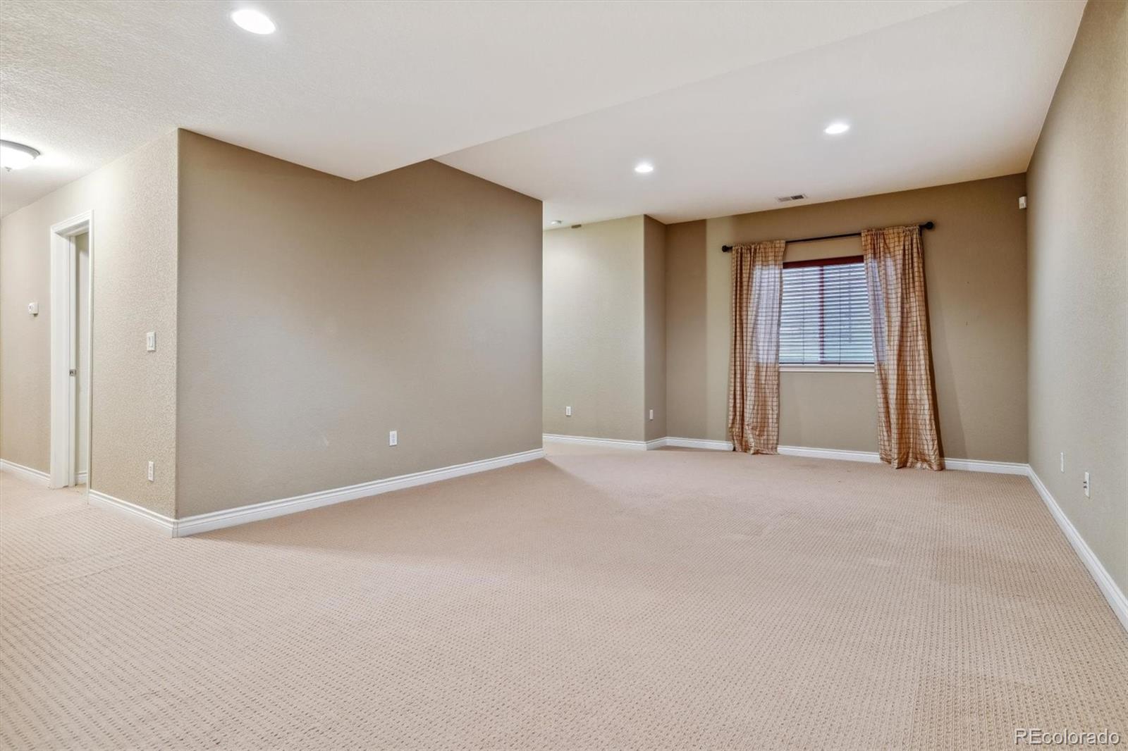 MLS Image #26 for 915  ulster way,denver, Colorado