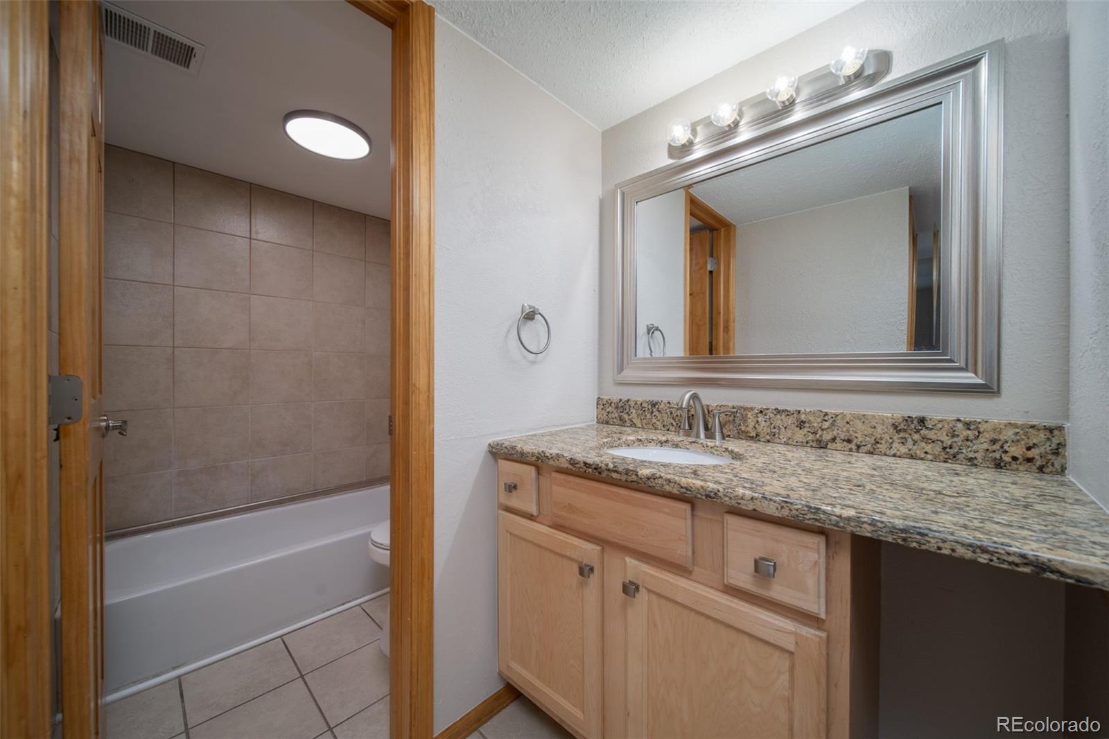 MLS Image #20 for 3141 s tamarac drive f307,denver, Colorado