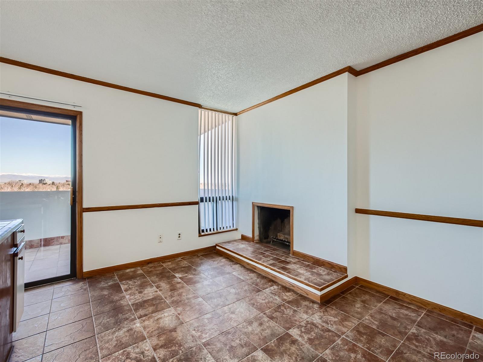 MLS Image #4 for 2880 s locust street,denver, Colorado