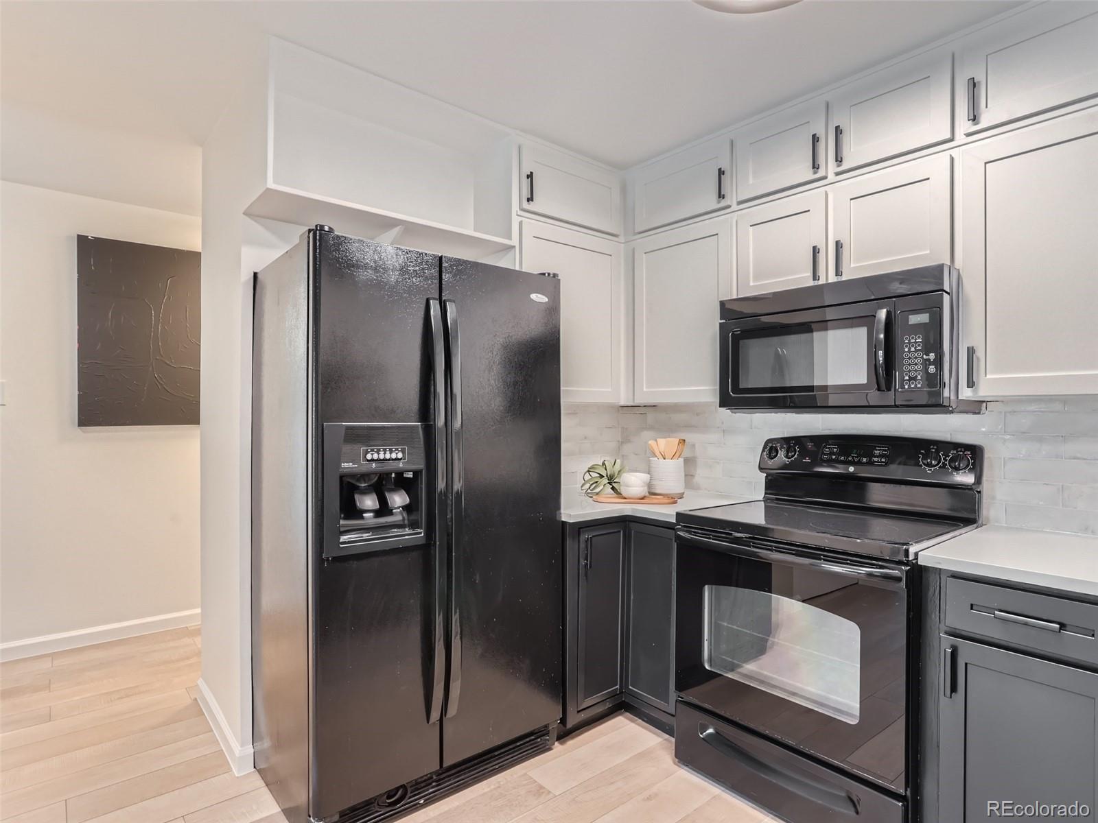 MLS Image #11 for 9320 e center avenue,denver, Colorado