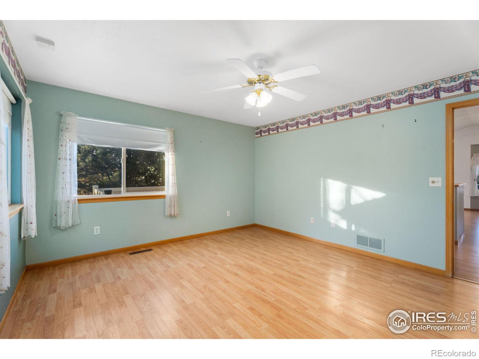 MLS Image #11 for 586  radiant drive,loveland, Colorado