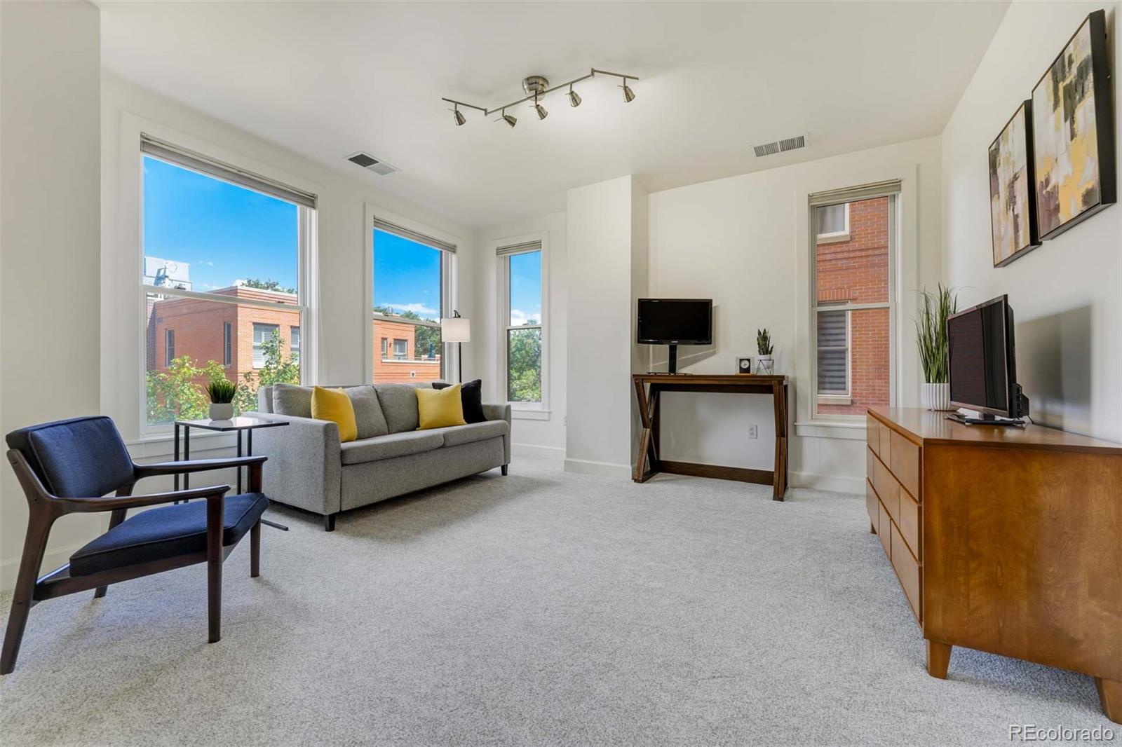 MLS Image #2 for 1630 n clarkson street,denver, Colorado