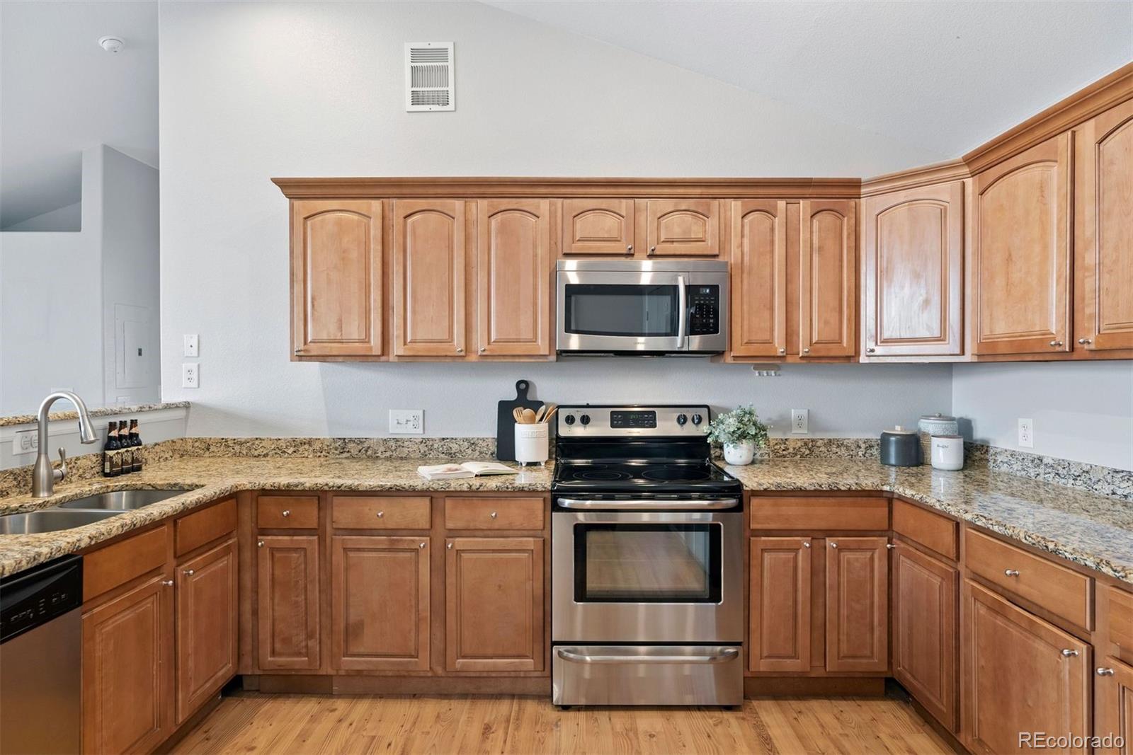MLS Image #12 for 3291 e 103rd place 1505,thornton, Colorado